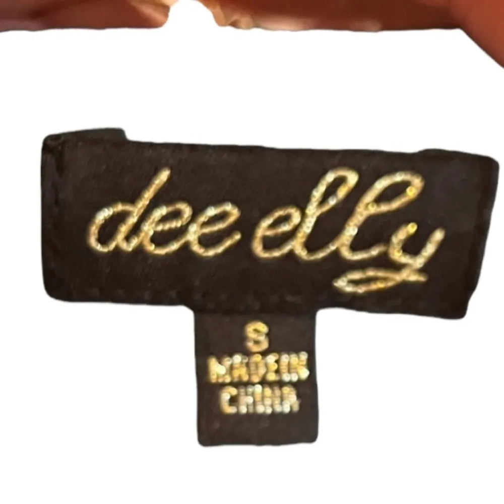 Dee Elly Cover-Up‎ - Image 5