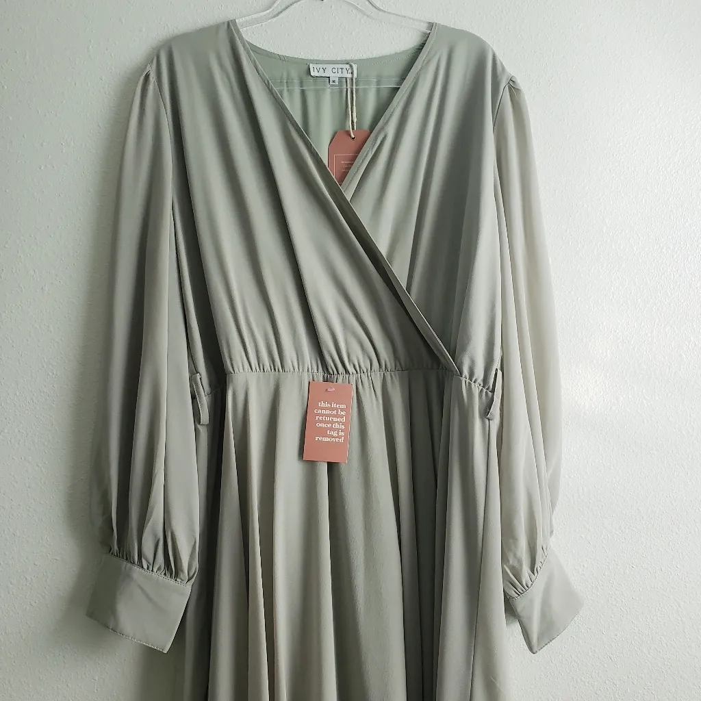 Ivy City Andie Maxi Dress Sage V - Image 3