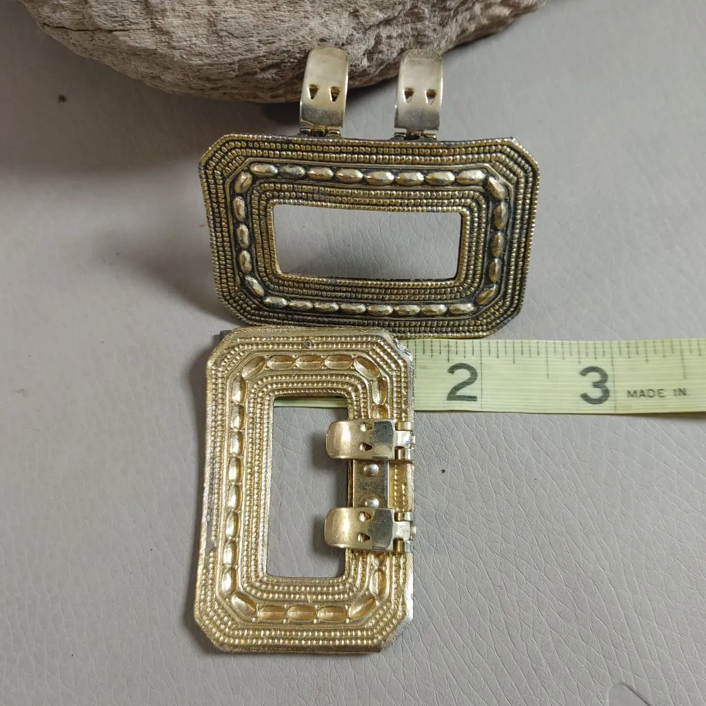 Tiptoe Set Gold Tone Ornate Rectangular Shoe Clips Scraf Art Deco Vintage Pair - Image 3