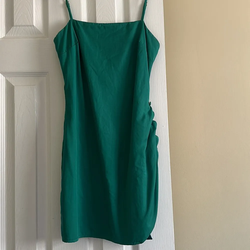 Lovers + friends Ellis mini dress in lucky charm size xxs worn once - Image 3