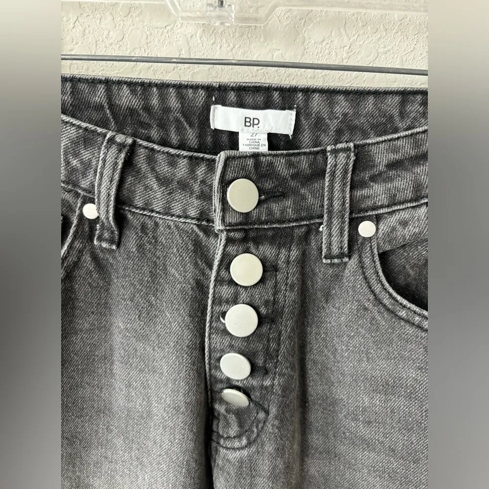 BP. High Rise Mom Jean Size 27 - Image 6
