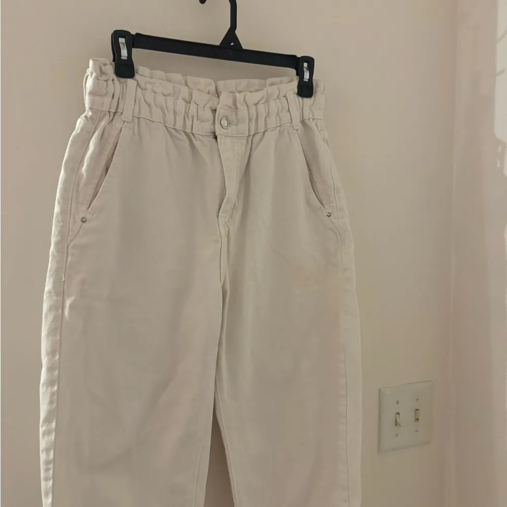 ZARA fun white denim pants with zara detail on pocket size 6 - Image 2