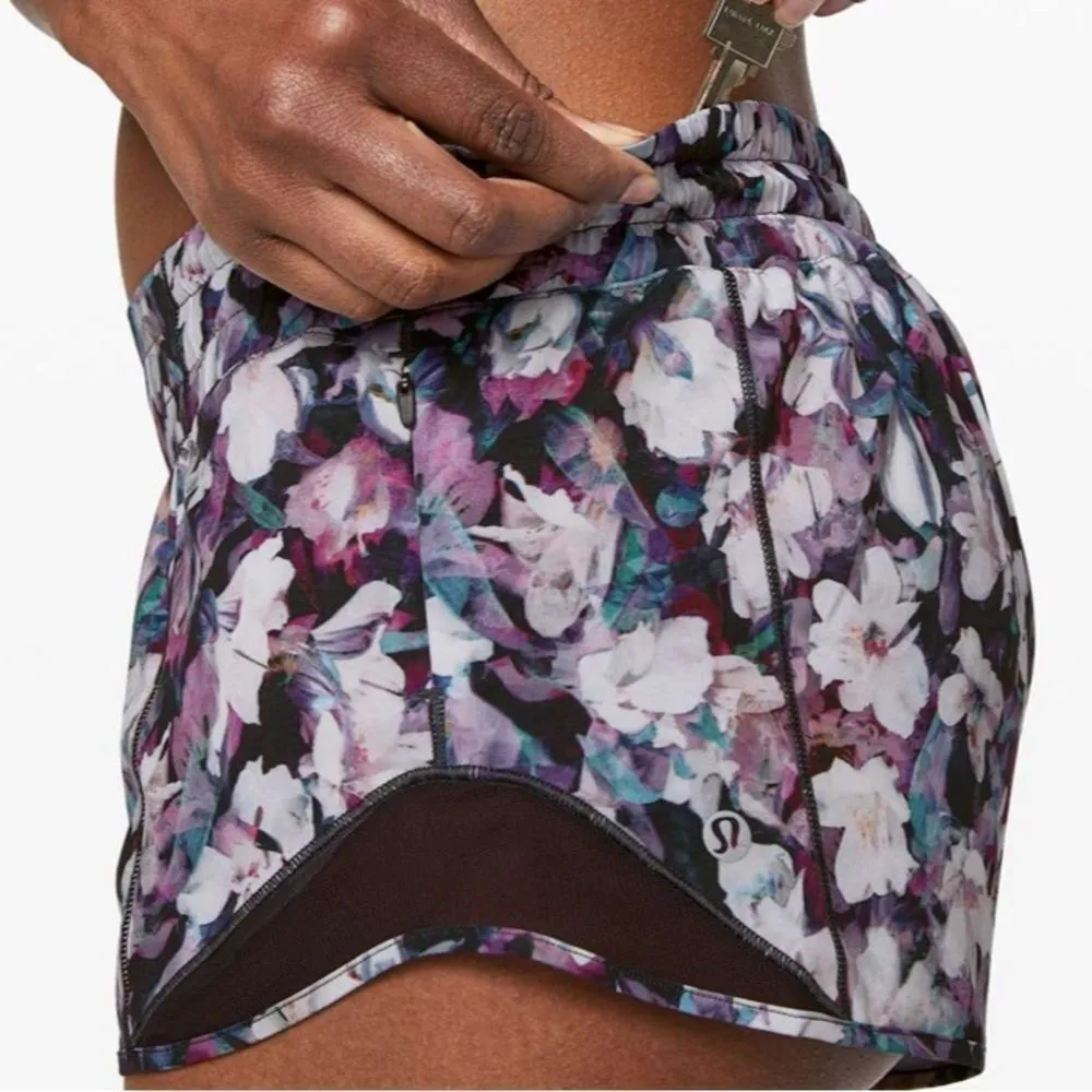 Lululemon Hotty Hot Short II *2.5"
Utopia Multi / Deep Phantom - Image 2