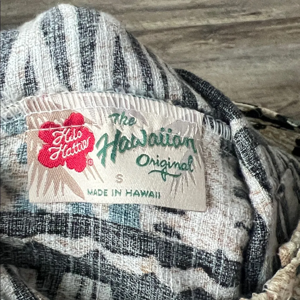 Hilo Hattie Women’s vintage wrap skort shorts tribal print, size Small # Green - Image 4