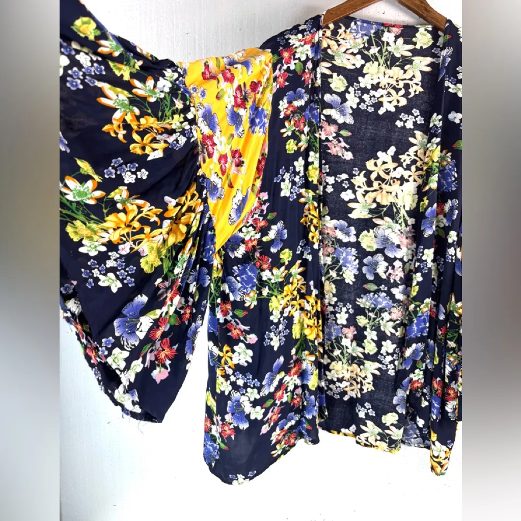 Beautiful 1X Floral Print Giant Bottom Bell Sleeve Open Front Duster Top Blue - Image 2