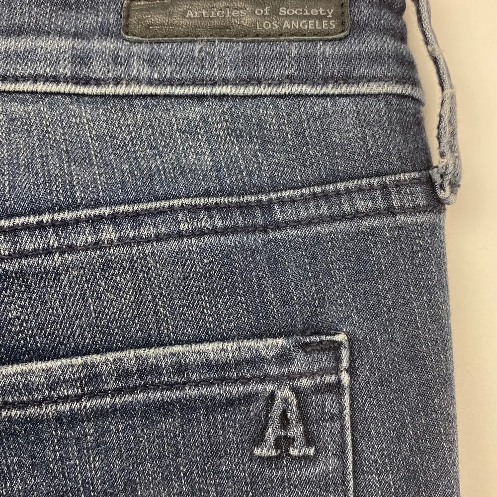 Articles of Society Dark Wash Sarah Dusk Distressed Jean Size 30 - Image 8