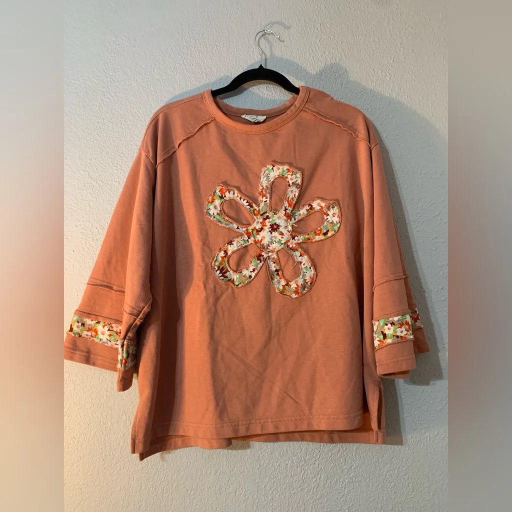 Easel Peach Floral Sweatshirt - Image 4