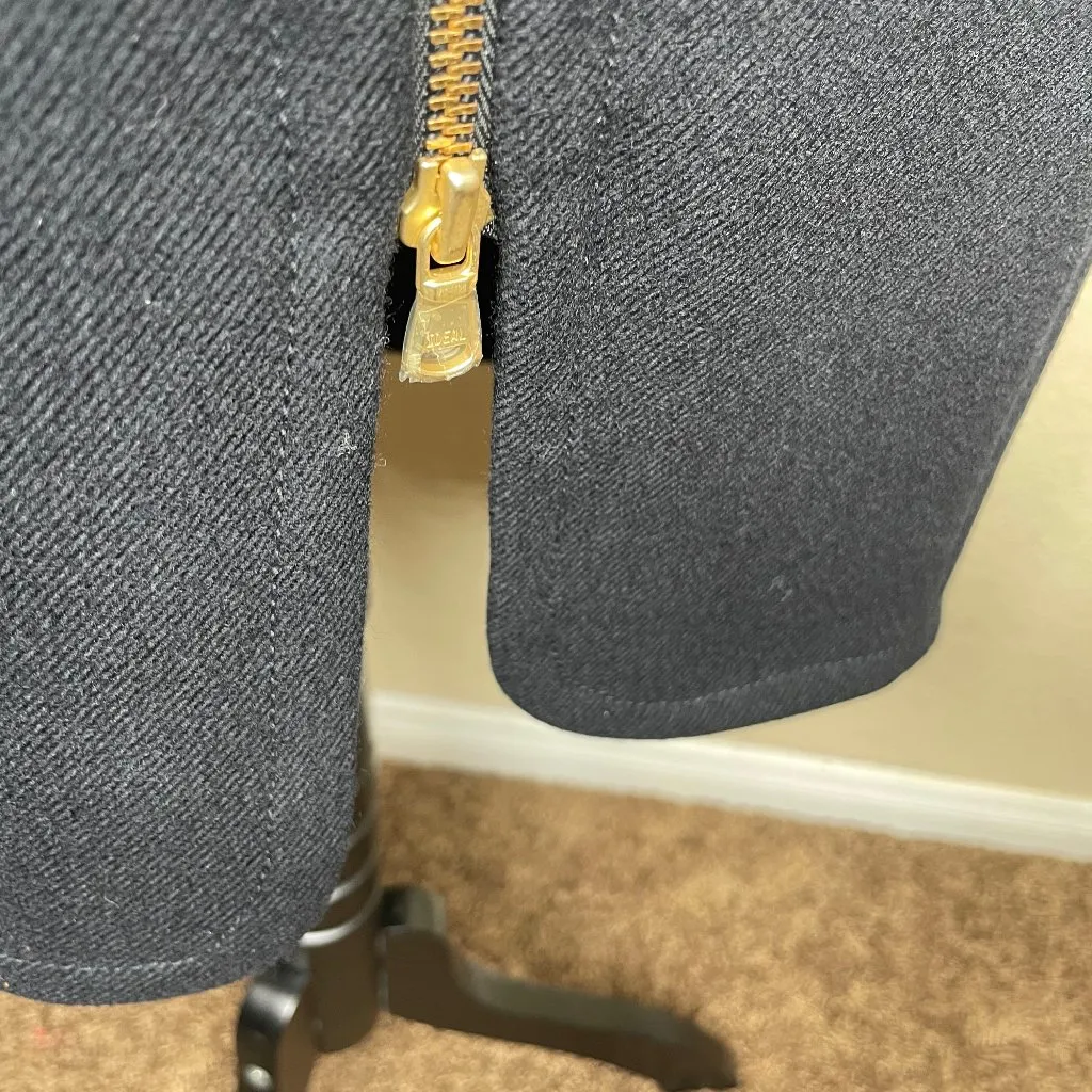 J. Crew 100% Wool Black Pencil Knee-Length Zip Front Skirt Italian Bi-Stretch 2 - Image 5