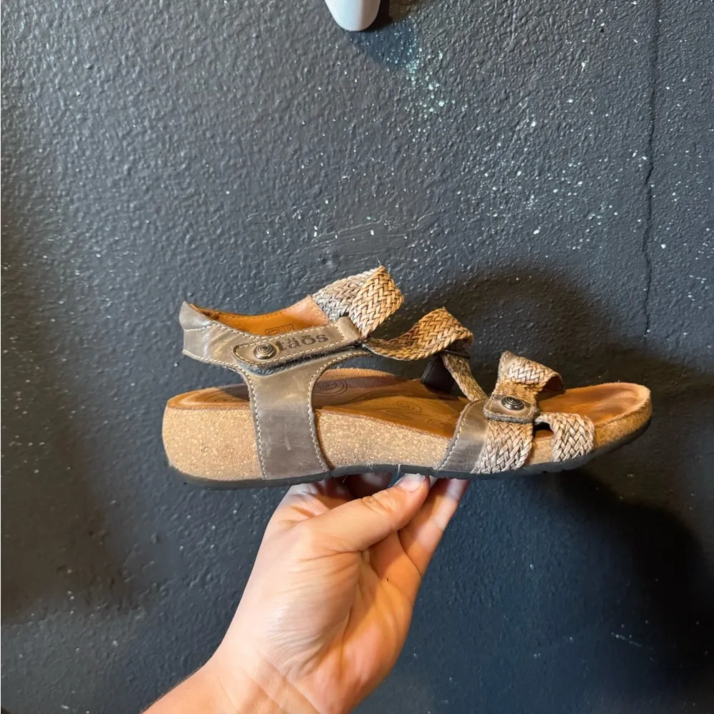 Taos Brown Comfort Sandals with Adjustable Straps Size 6.5 - Image 2