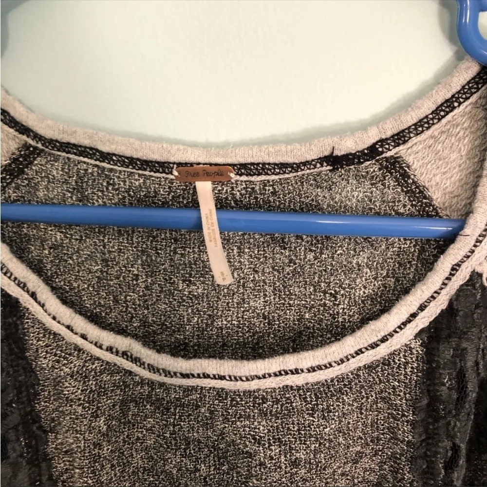 Free People Sweater! gray and black flowy  sweater size small! - Image 3