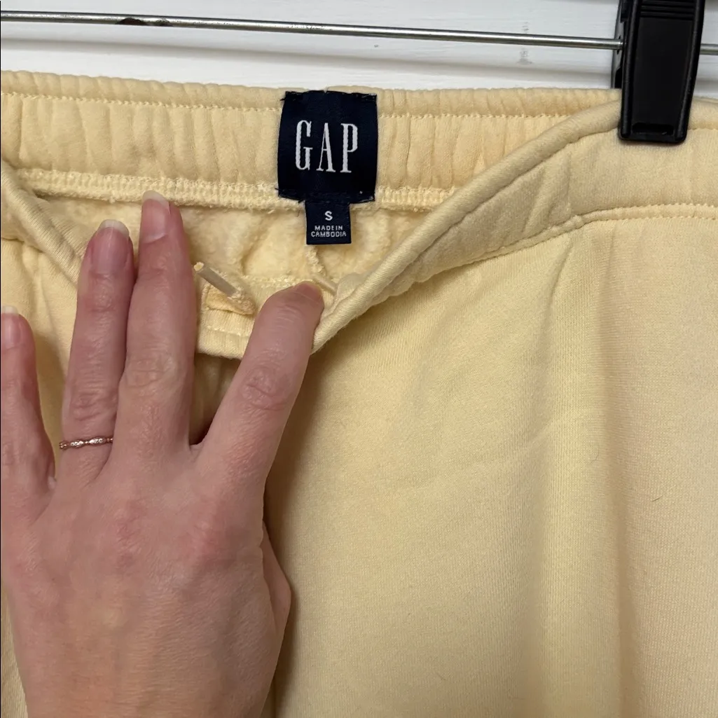 Gap Wide leg sweatpants - Image 2