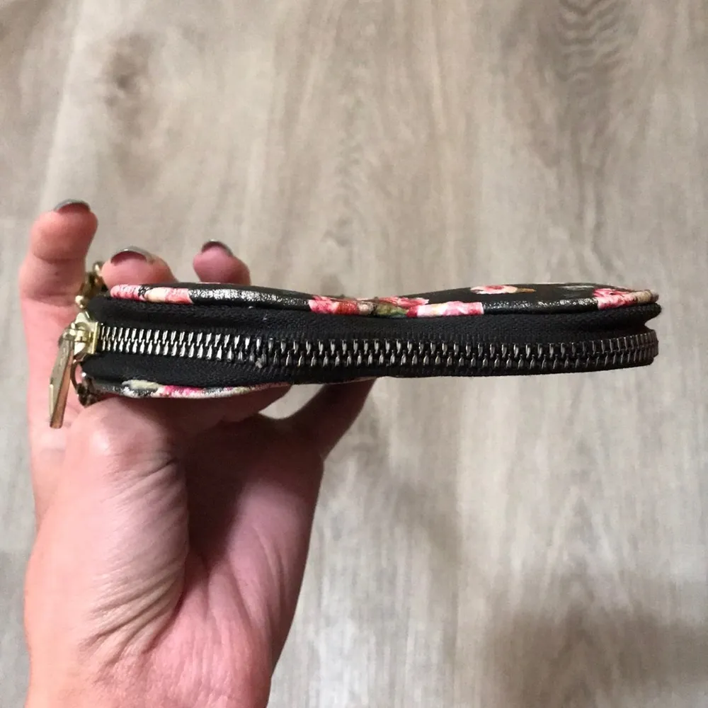 Juicy Couture Heart Shape Wristlet Roses Flowers - Image 4