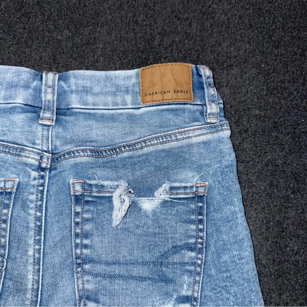 American Eagle Curvy Hi-Rise Shortie Jean Shorts Light Wash Distressed Womens 0 - Image 3
