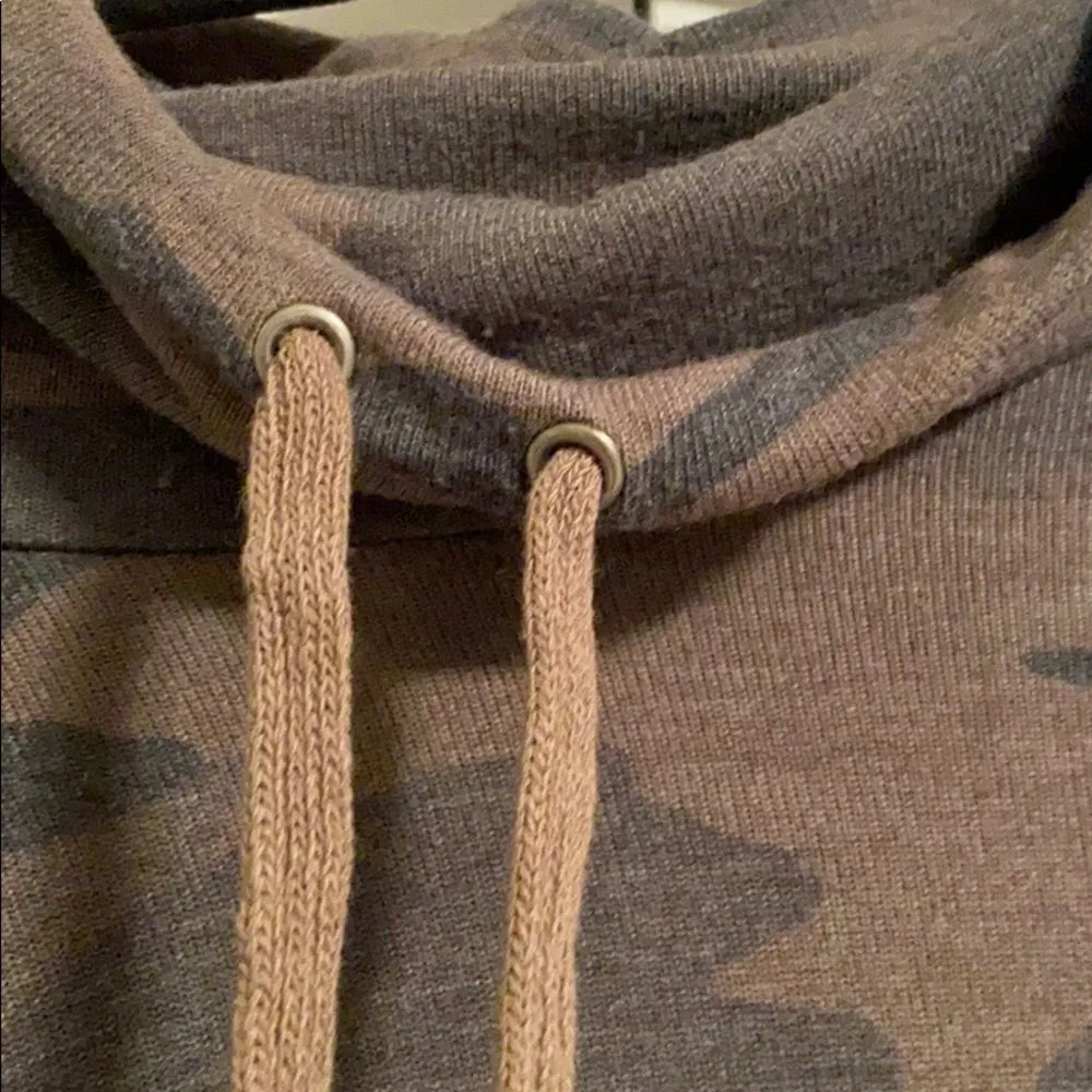 Splendid Camouflage Cowl Neck Tie 3/4 Sleeve Top - Image 2