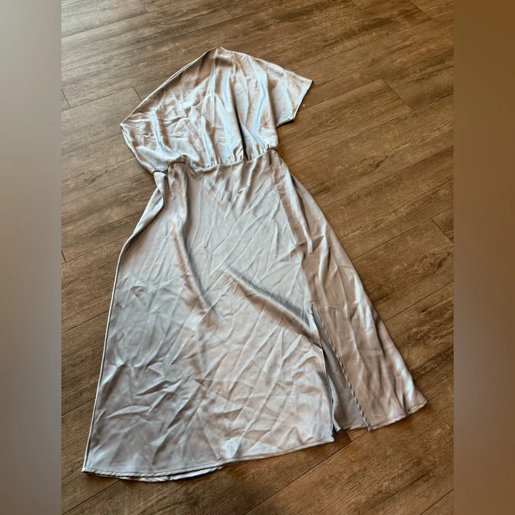 Renee C. Silver Satin Fabric Size undefined - Image 5