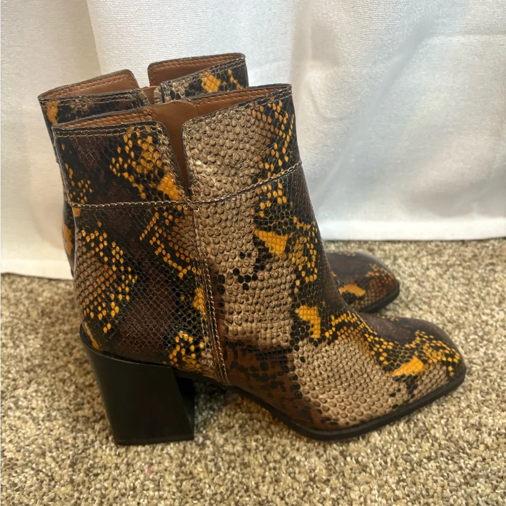 Franco Sarto  ‘Generous’ Snake Skin‎ Heel Ankle Boots Booties Size 8.5 EUC - Image 3