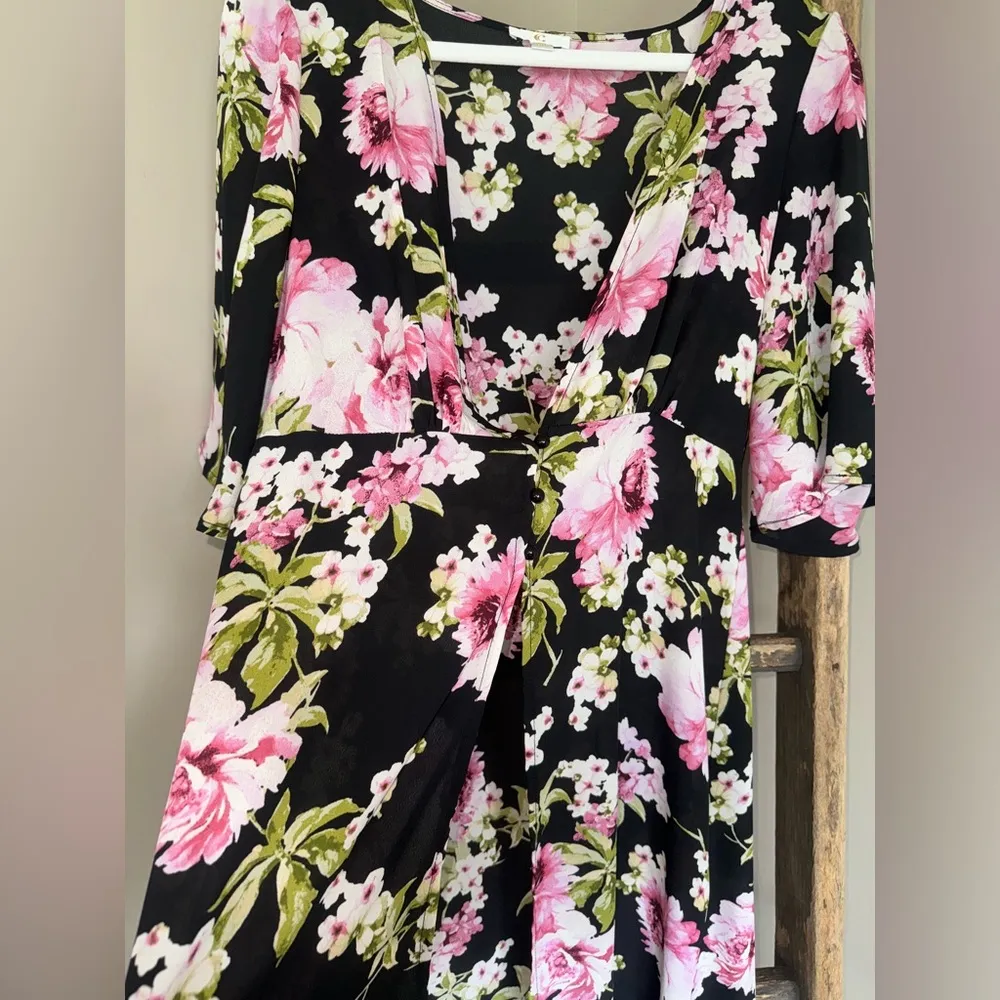 C Brand 3 Button Duster Floral Kimono Size Medium Black - Image 3