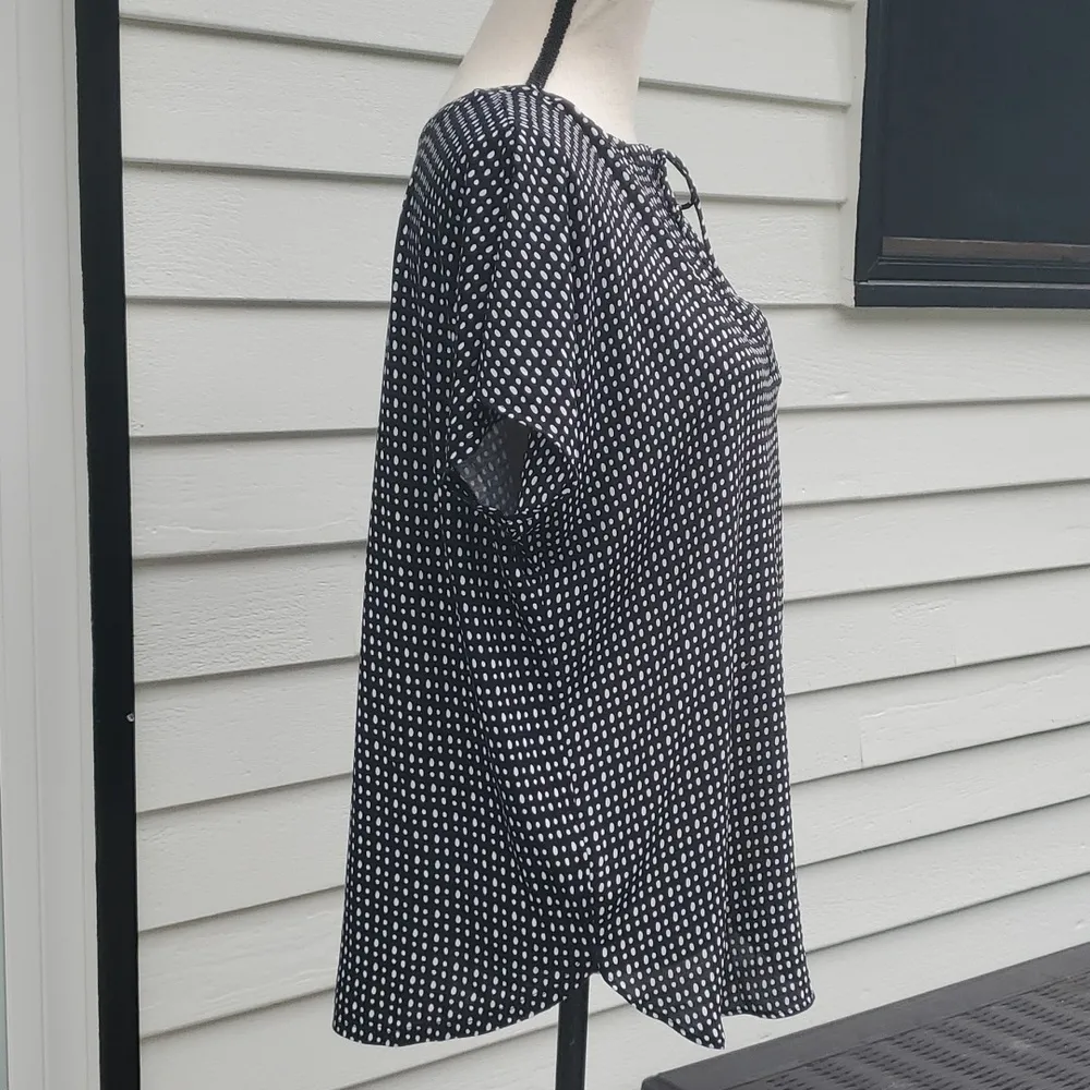 Loft Polka Dot V-Neck Mixed Media Short Sleeve Blouse - Image 6