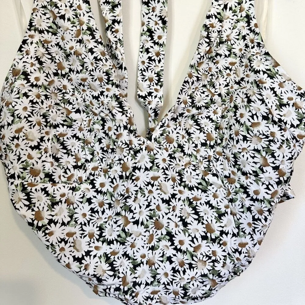 NWT Abound by Nordstrom Black Daisy Halter Crop Top - Size 1X - Image 3