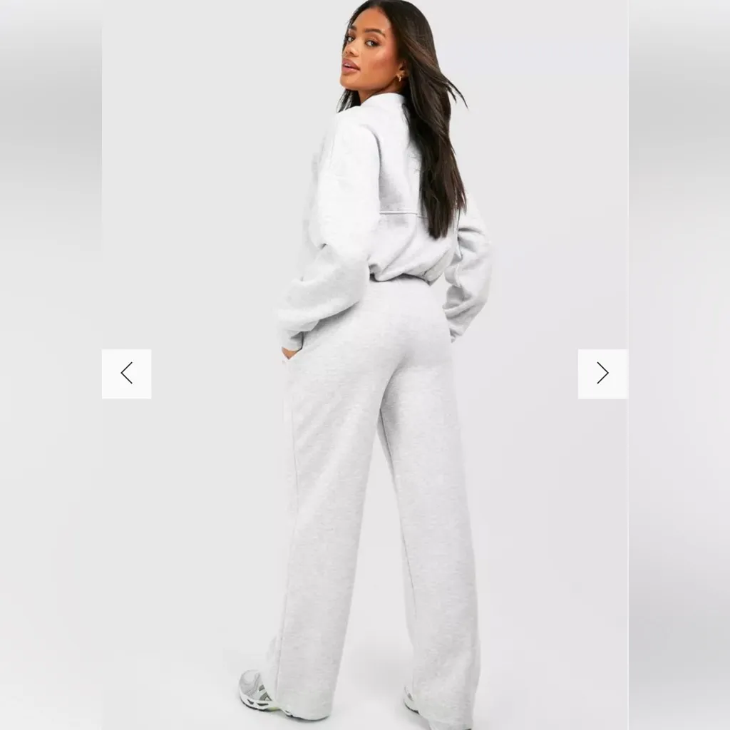 NWT BOOHOO GRAY STRAIGHT SWEAT PANTS M - Image 2