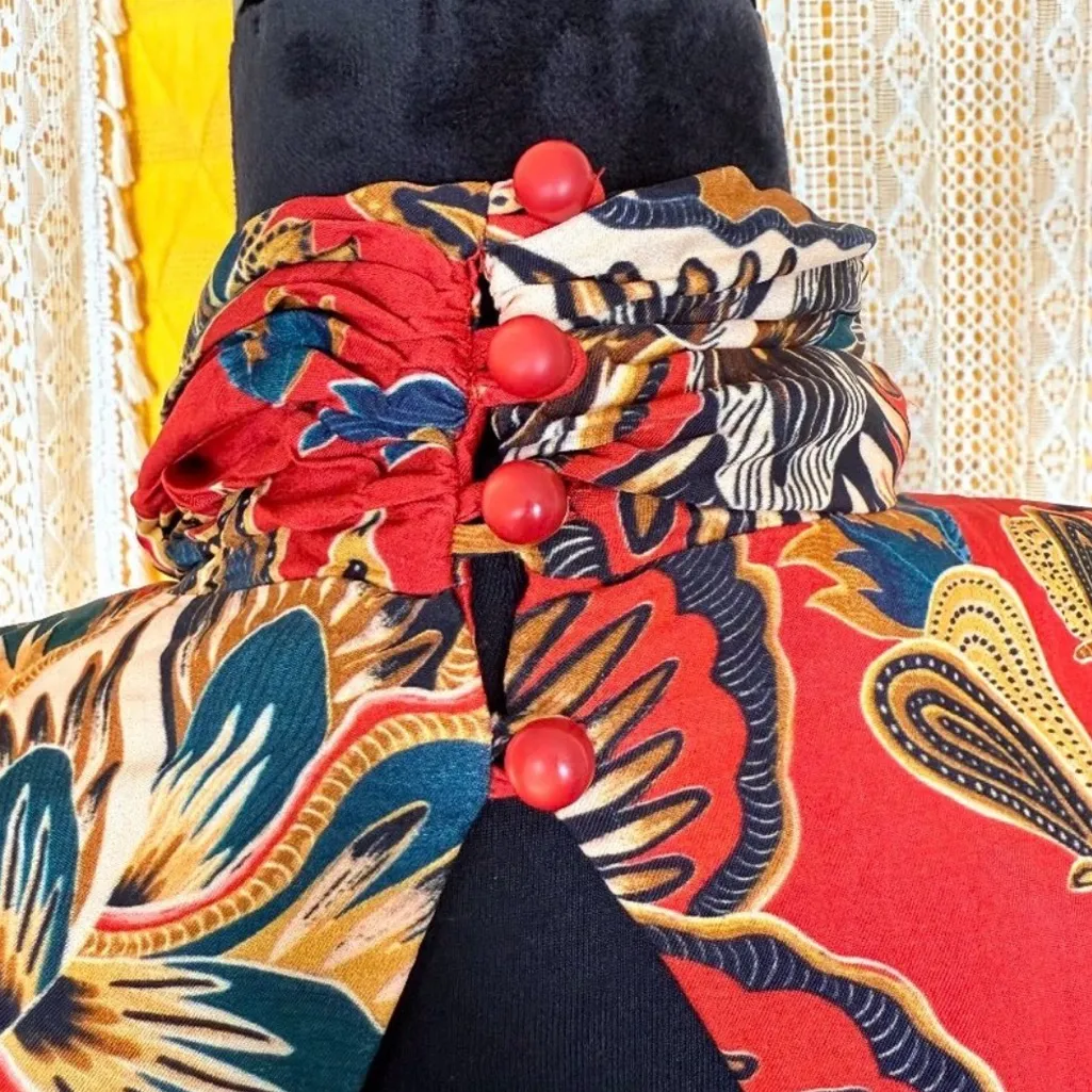 FARM Rio Vibrant Red and Blue Patterned Dress Parrots - Image 8