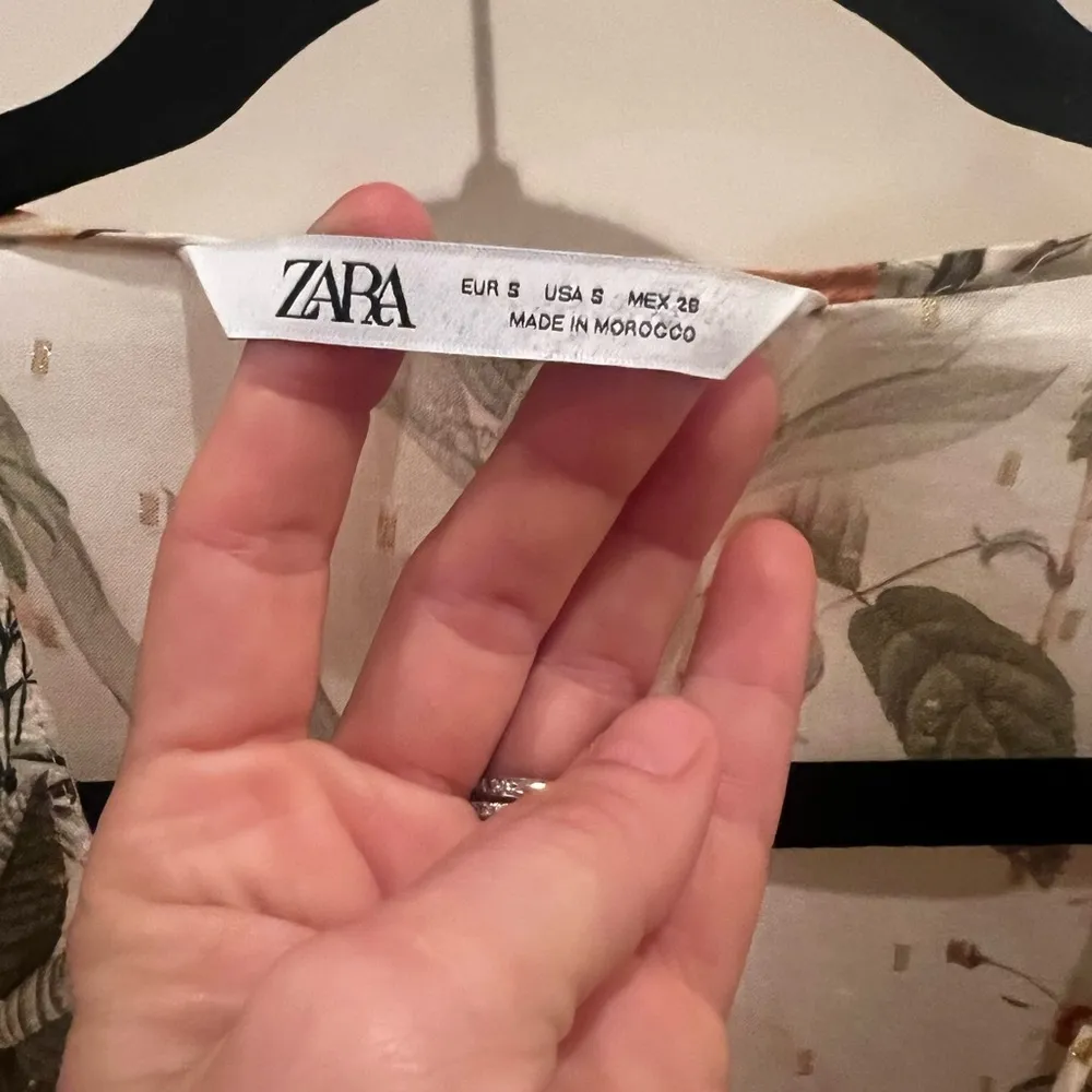 Zara floral boho top - Image 8