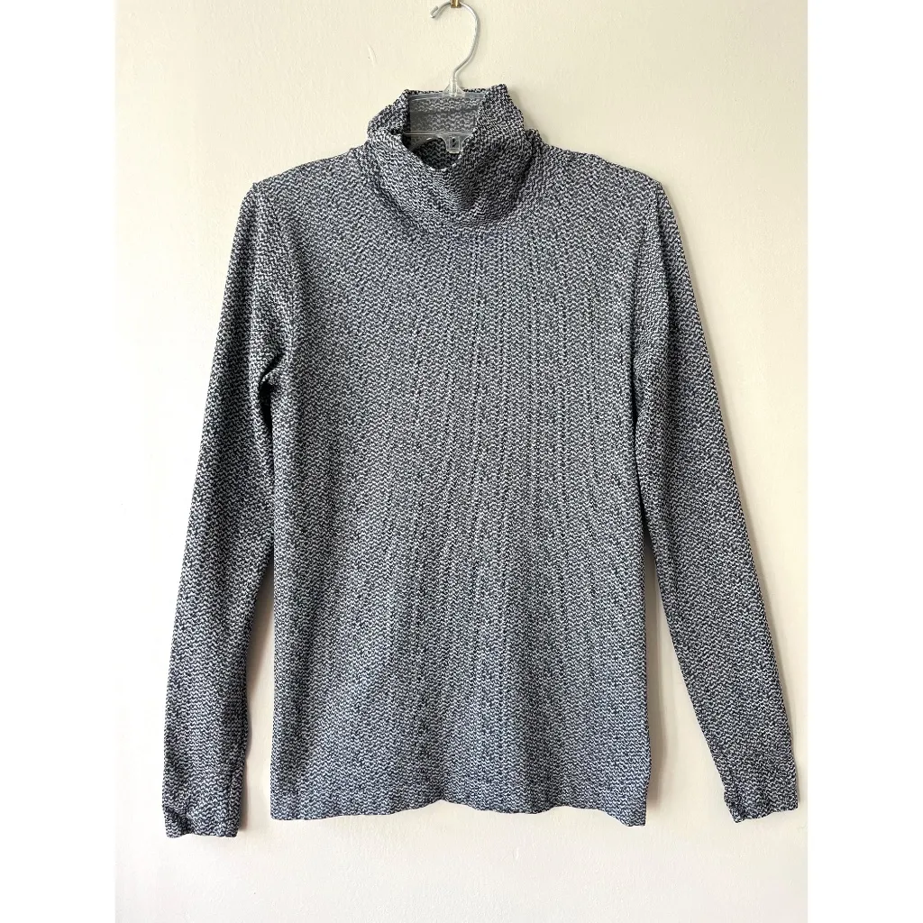 Athleta‎ Sz M Flurry Peak UPF 50 Top Turtleneck Base Layer Gray Blouse - Image 2