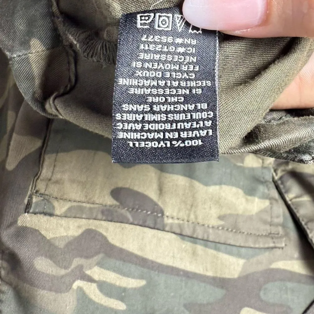 Sanctuary Women’s Camouflage Short Sleeve Button Snap Shirt with Pockets size M - Image 9