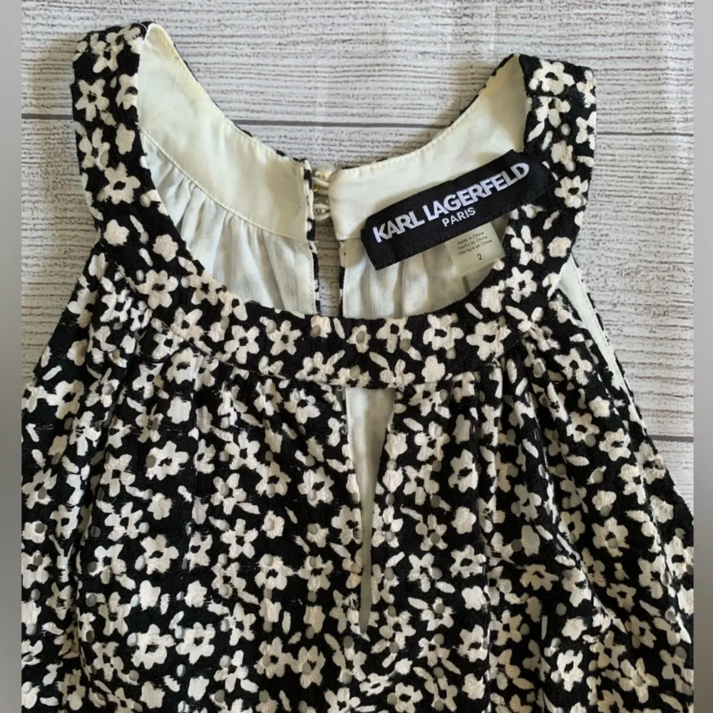 Karl Lagerfeld Floral Lace Eyelet Sleeveless Black/White Shift Dress in Size 2 - Image 2