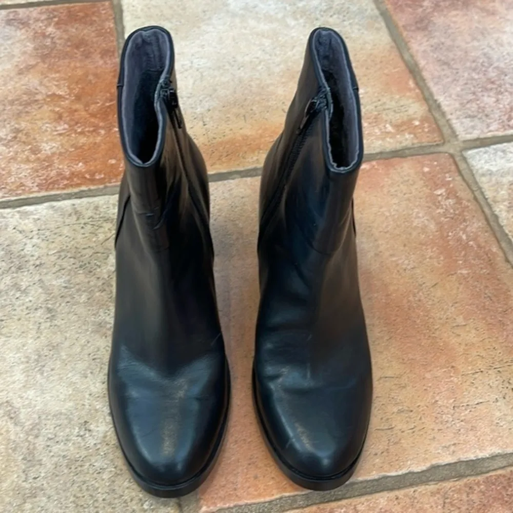 Seychelles leather zip heeled bootie black size 8 - Image 3