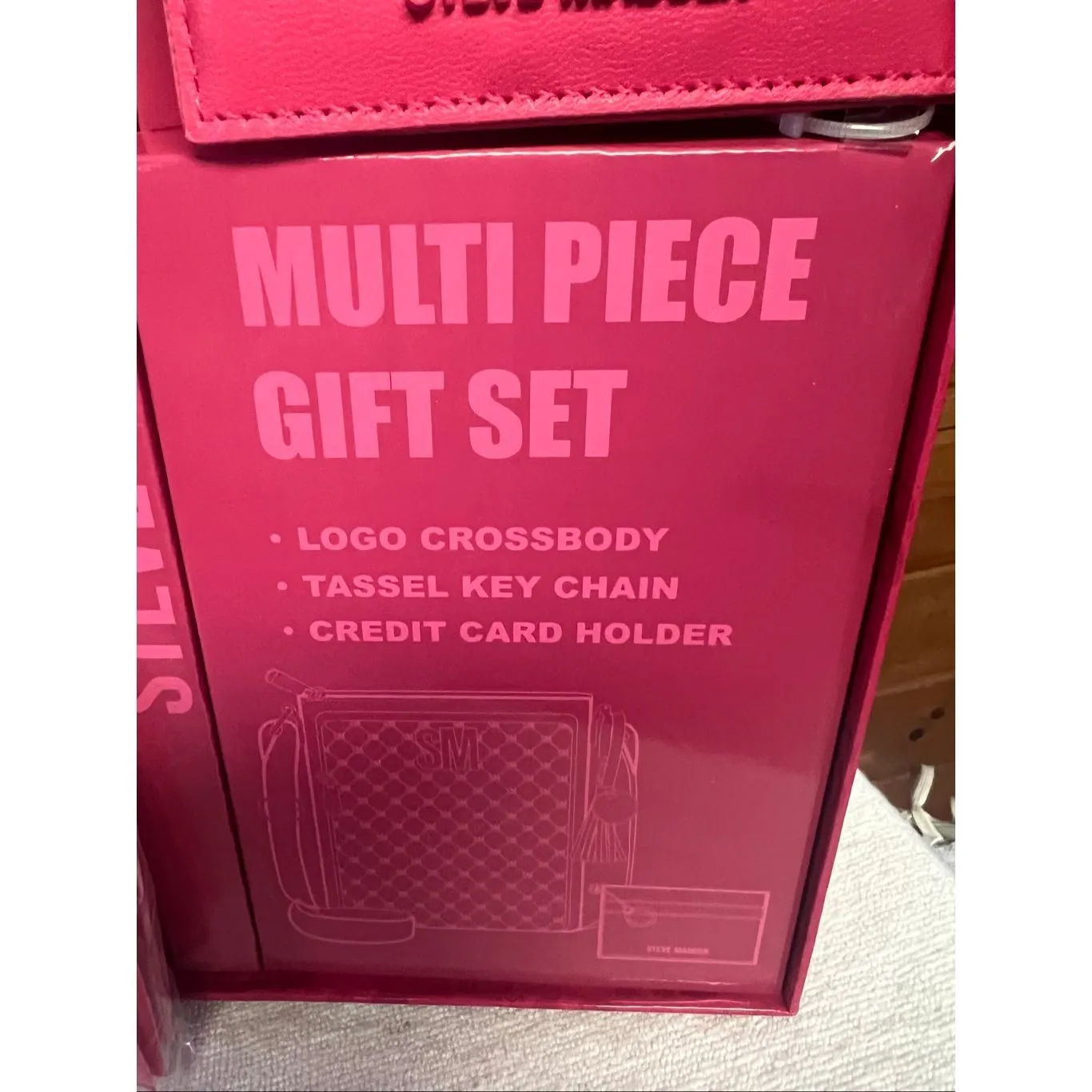 Steve Madden Multi Piece Gift Set in hot pink, logo crossbody bag, a tassel key - Image 4