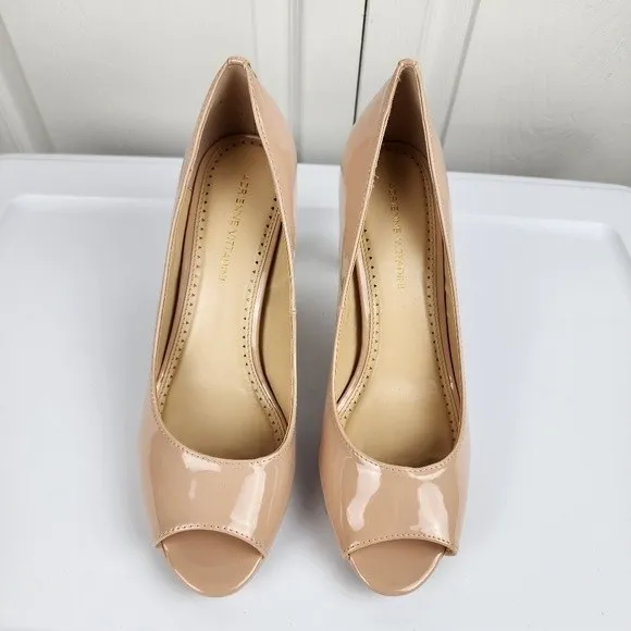 Adrienne Vittadini Gervin Nude Heels Peep Toe Patent Pumps Beige NIB 9.5 - Image 2