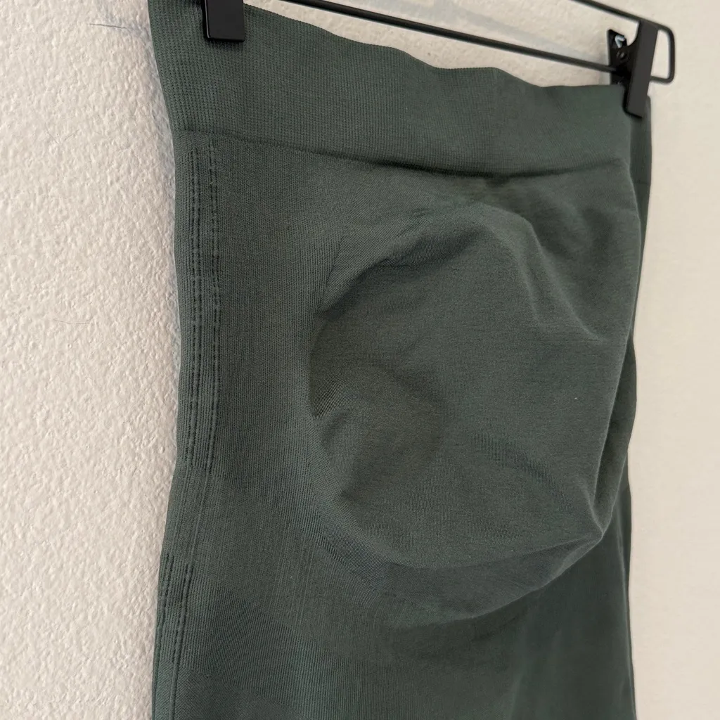 BLANQI Olive Everyday Maternity Leggings Size Medium Green - Image 4