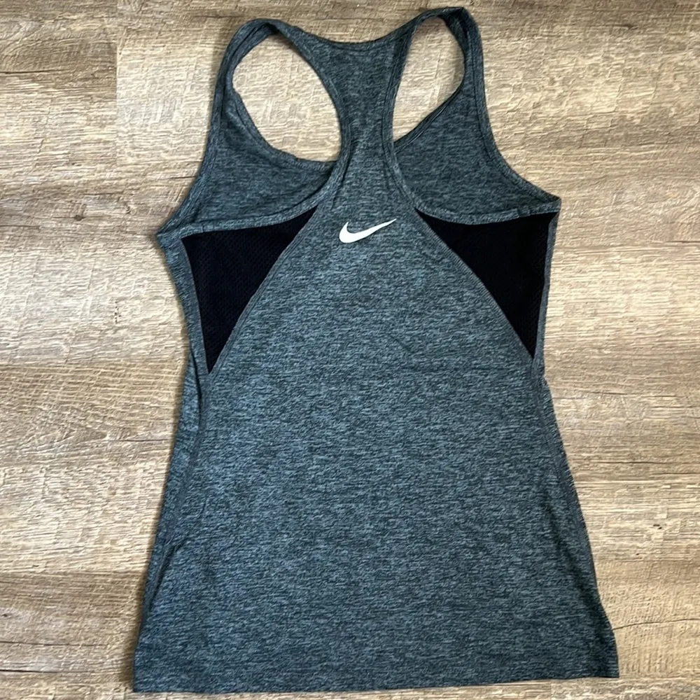 Nike  Dri-Fit Tank Grey Top SZ XS - Image 4