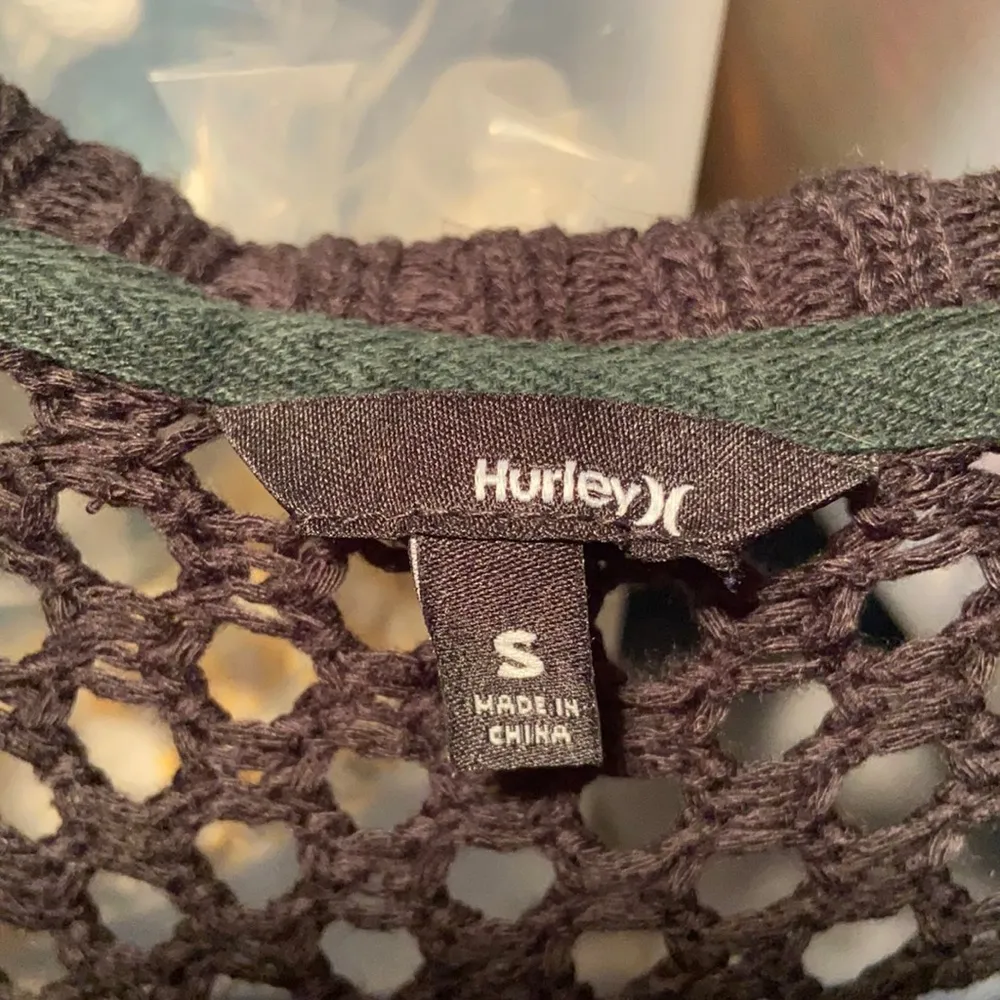 Hurley Open Weave Cropped Sweater - Image 4
