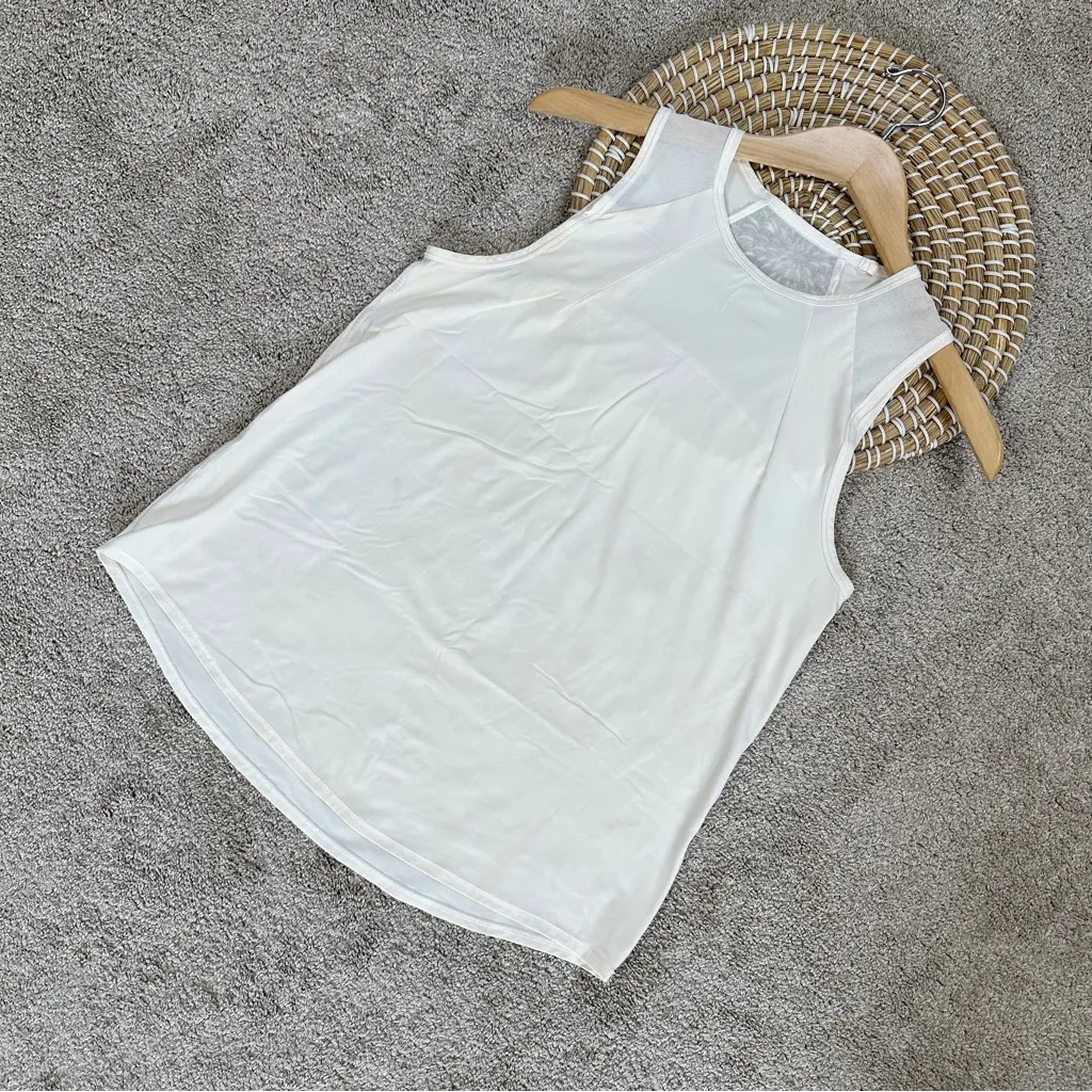 Lululemon Women’s Sculpt Tank Top Sleeveless Lightweight in White Size 4 - Image 3