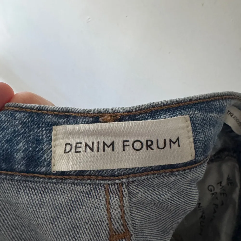 Aritzia Denim Forum Light Wash The Arlo High Rise Straight Distressed Jeans - Image 6