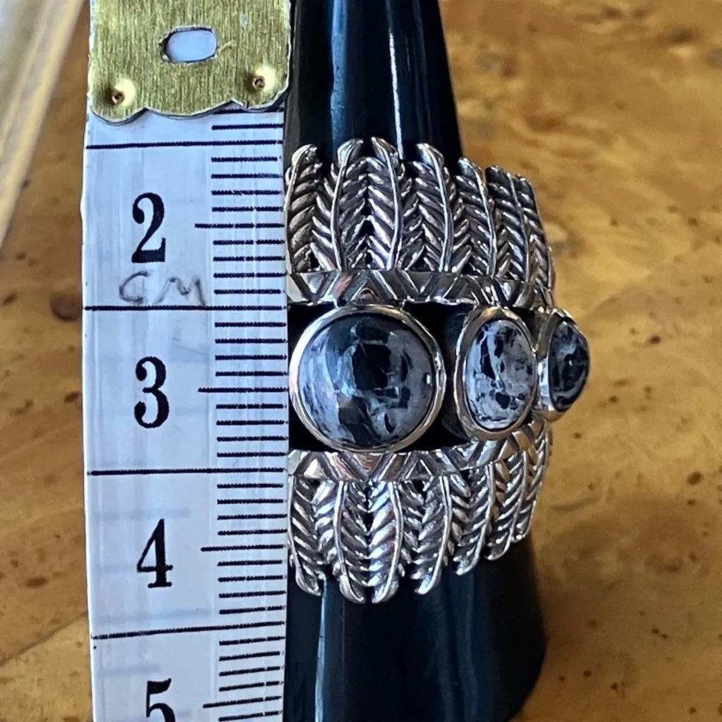 White Buffalo Sterling Silver Feather Ring Size 9 Black - Image 7