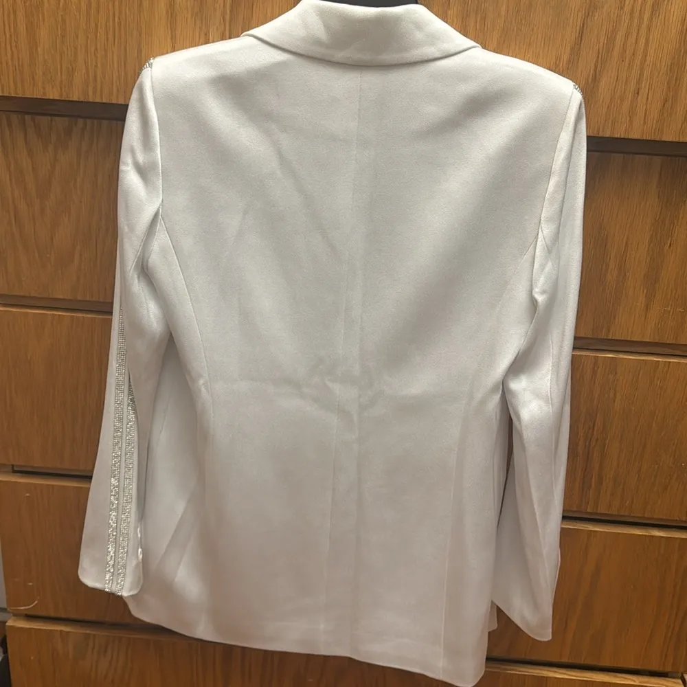 Alice + Olivia White Blazer - Image 6