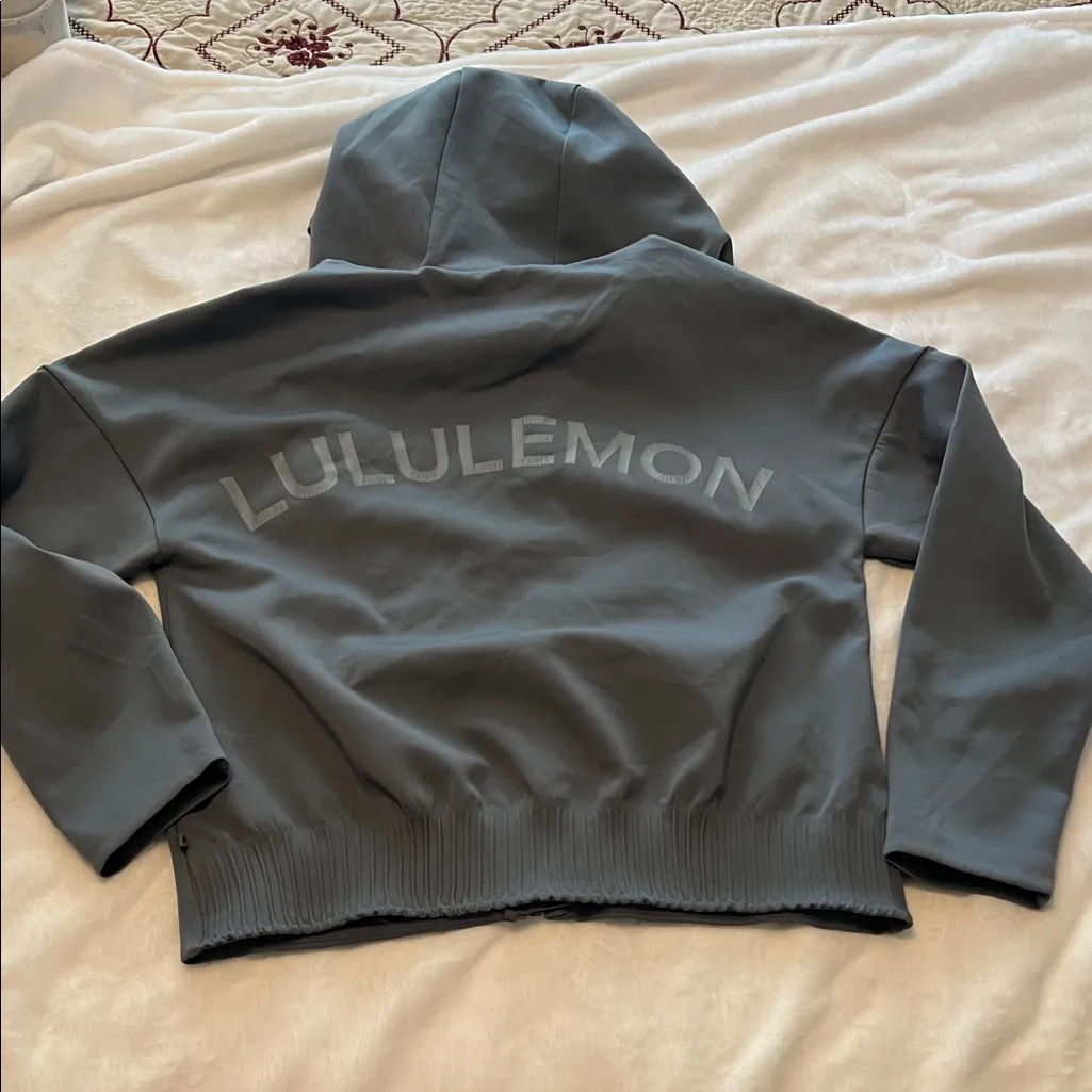 lululemon athletica Charcoal Hooded Jacket - Image 4