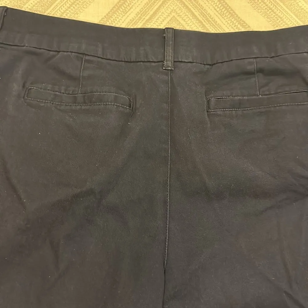 St. John’s Bay Women’s Navy Blue Shorts, Size 14 - Image 5