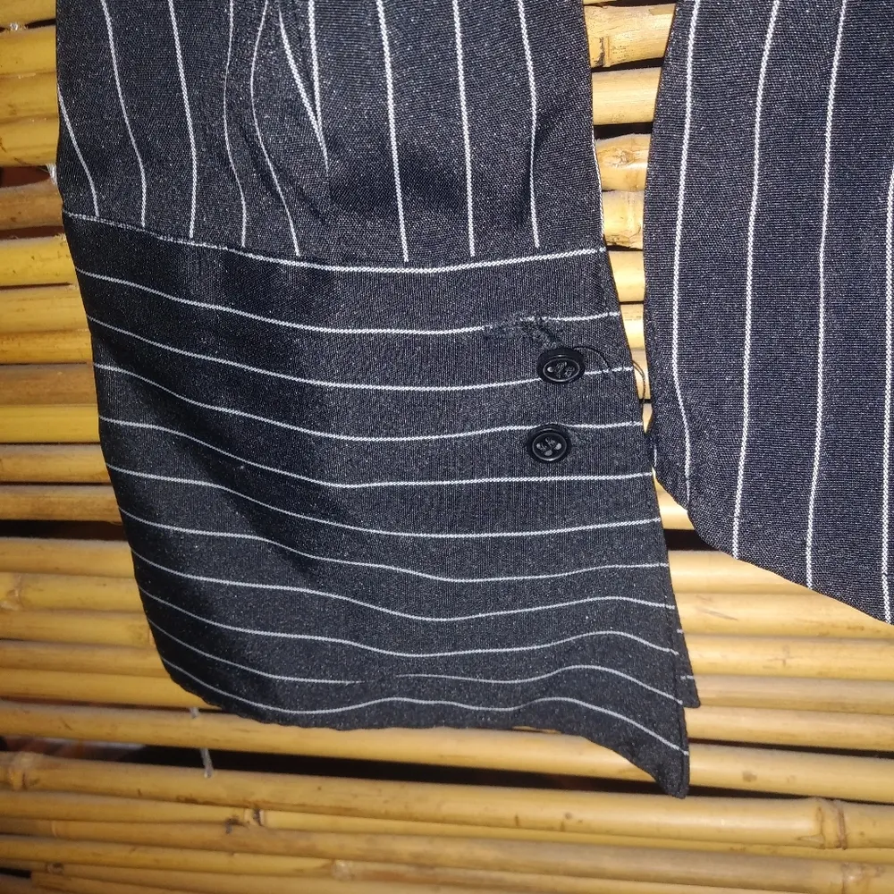 Copper Key M Black White Pin Striped Stretch Top - Image 4