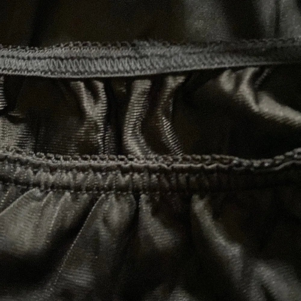 Mei Lin 1980’s black waist half slip knee length side slit midi small nylon lace - Image 4