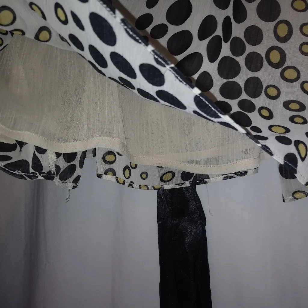 ii cielo L Y2K Babydoll Black Satin Sequin Gold Spot Top Size undefined - Image 5