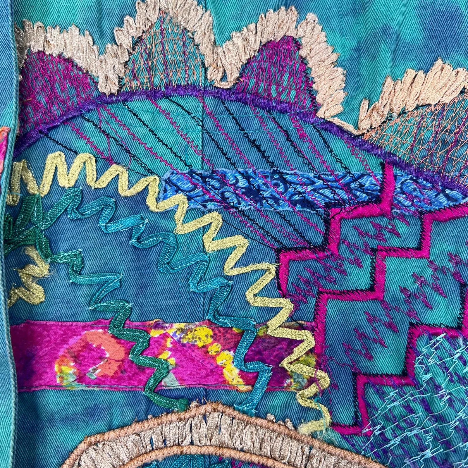 Chico's Embroidered Tie-Dye Denim Vest Size 1 / S Boho Patchwork Artsy Eclectic - Image 7