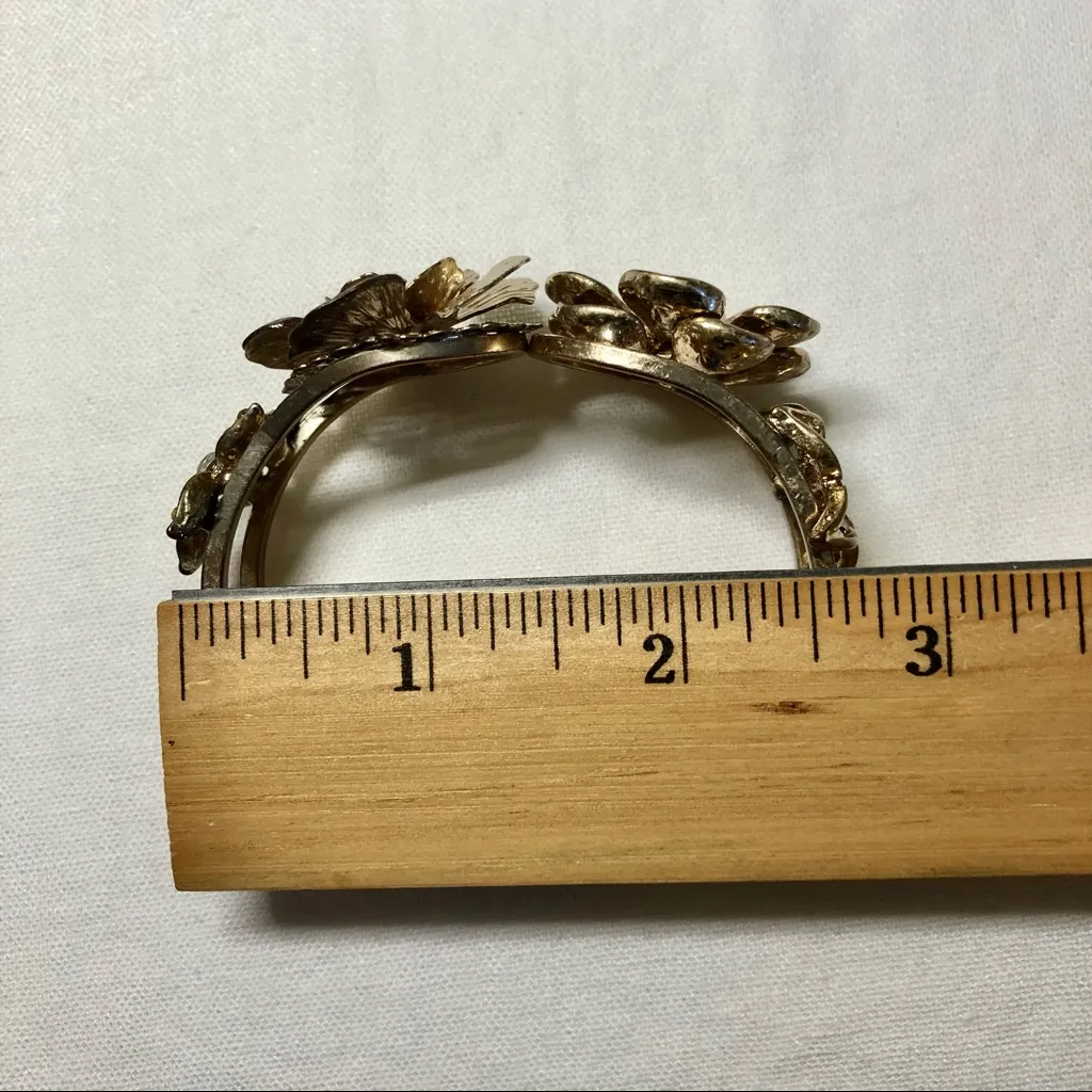 THE LIMITED Floral Cuff Bracelet - Image 3
