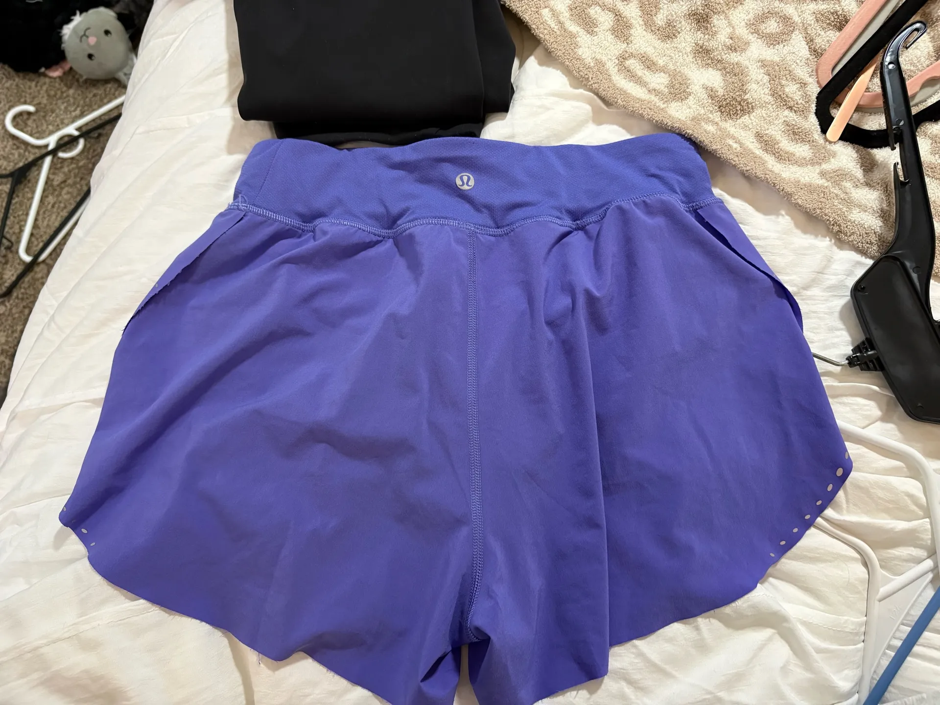 Lululemon Find Your Pace Shorts 3" - Image 2