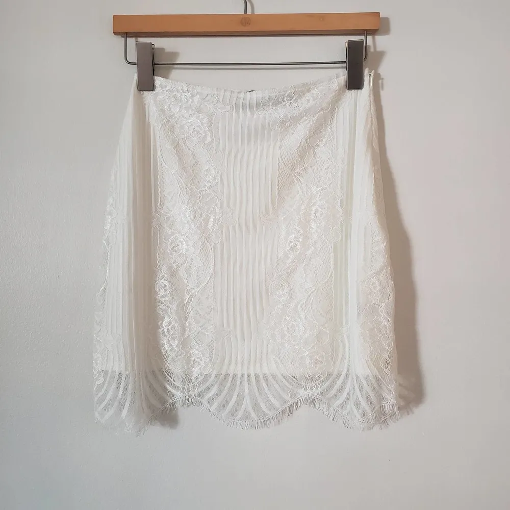 NWOT For Love and Lemons White Lace Mini Skirt Lola Size Medium - Image 4