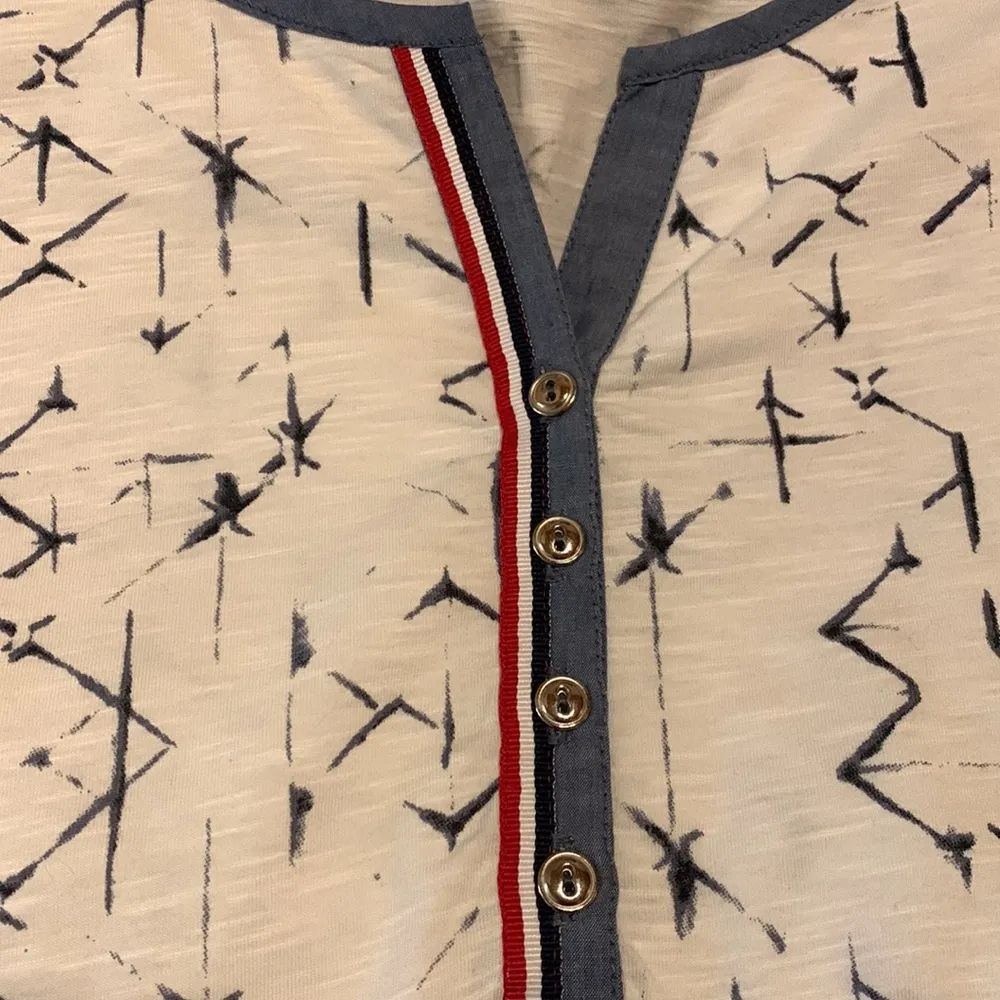 Ambria White w/ Blue Top that has blue and red trim, slits, silver buttons Size 8 - Image 7