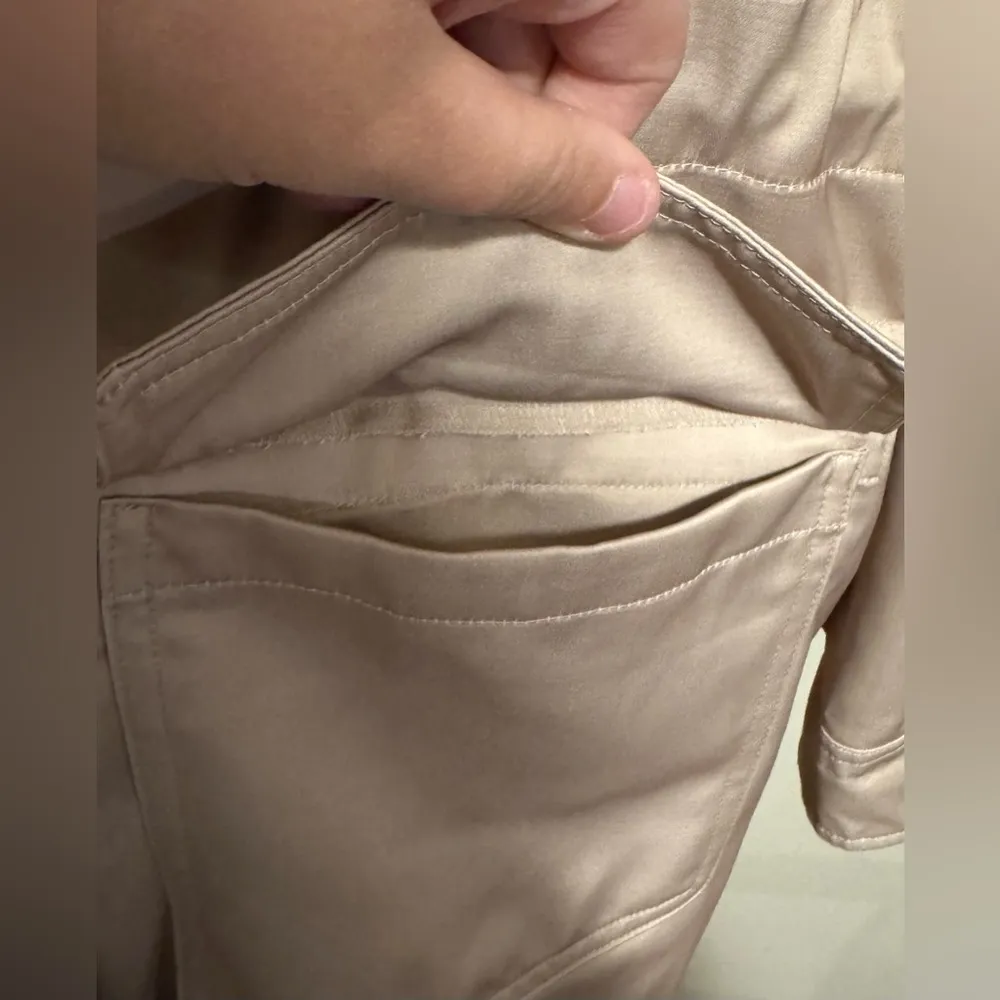 EUC Chico’s Beige and Purple Floral-Print Satin Utility Jacket size 0 - Image 9